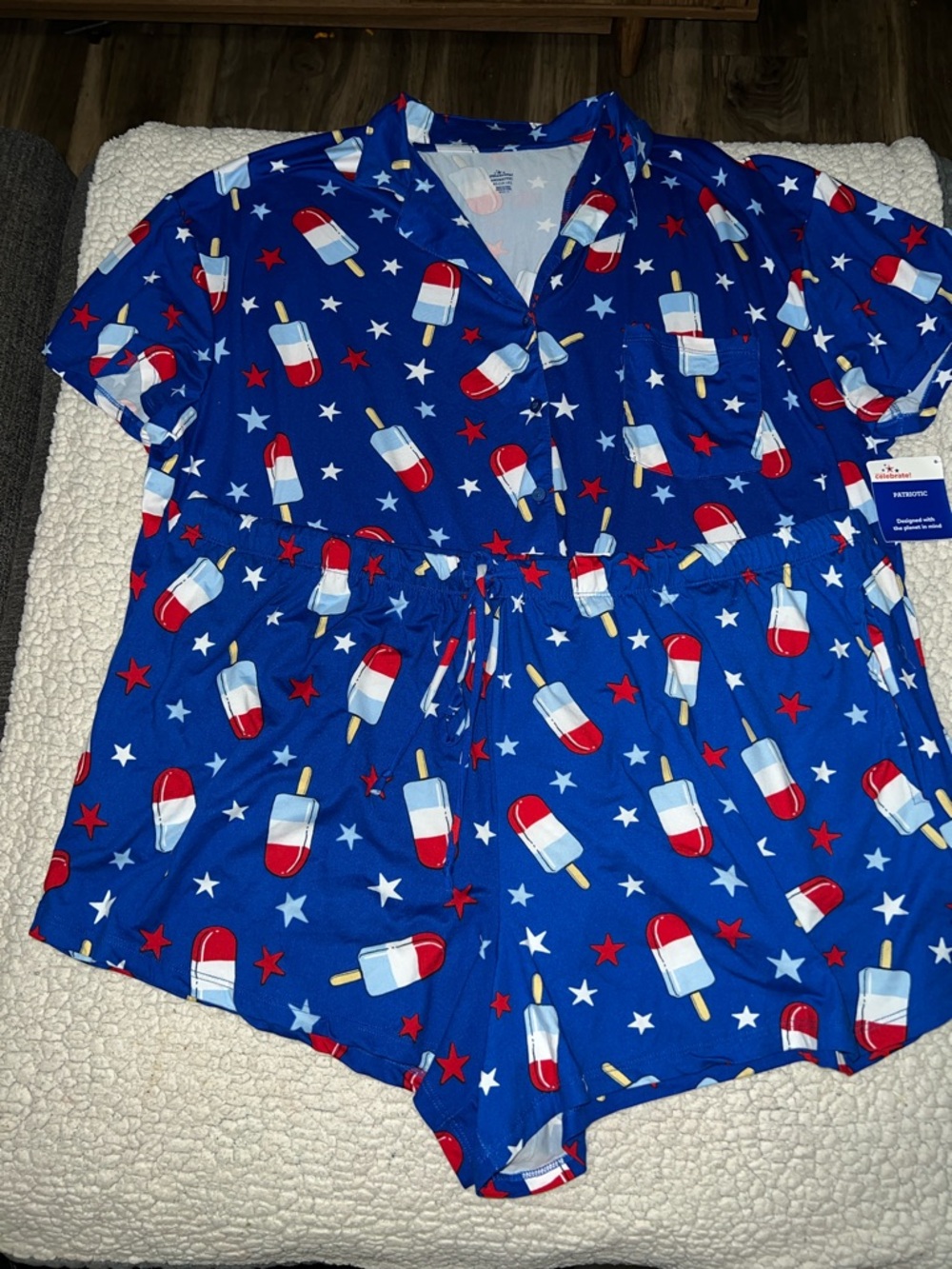Patriotic Popsicle Short Pajama Set - Blue
Top is 16-18 XL bottoms 22-24 wide